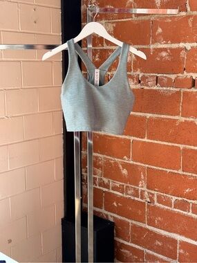 Heathered Mint Scoop Neck Cropped Tank with Built-in Support Bra - Cream Yoga
